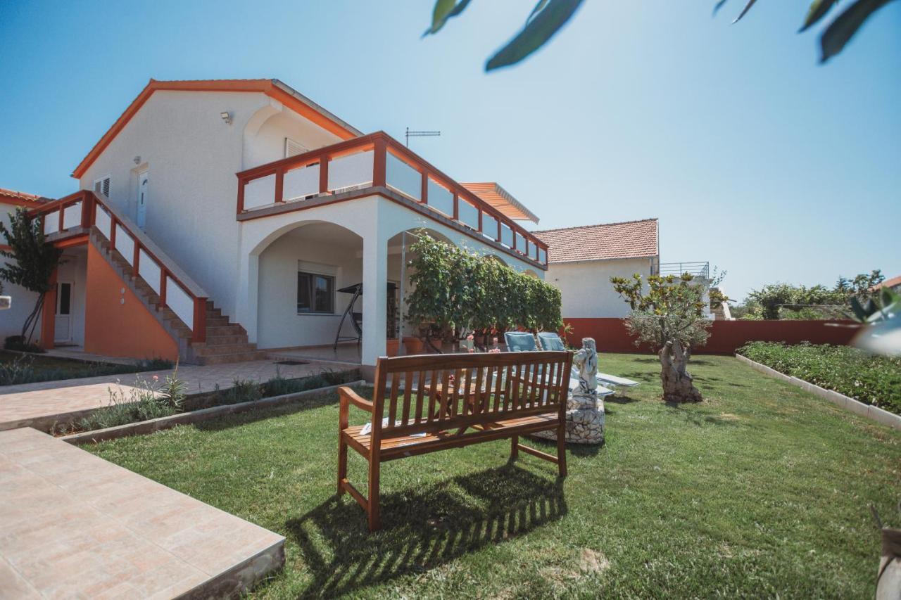 Apartman Neli Vir Exterior photo